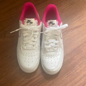 Nike Air Force 1 - 7.5 woman but it is a true 8.5